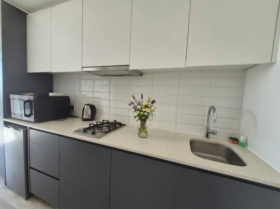 To Let 1 Bedroom Property for Rent in Woodstock Western Cape